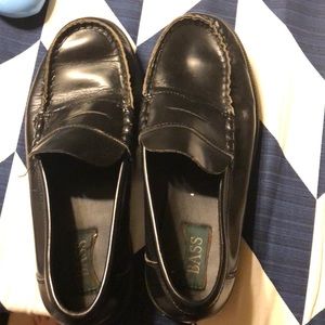 Bass black dress shoe